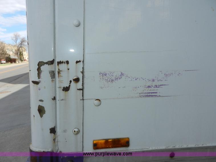 image for item A5005 1994 Isuzu box truck