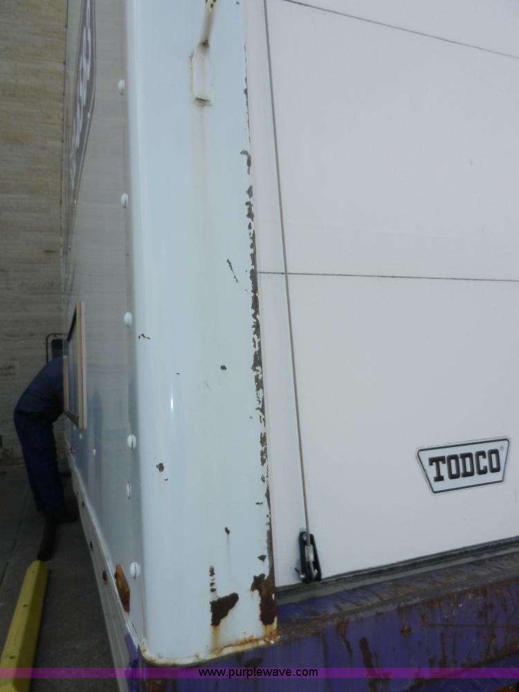 image for item A5005 1994 Isuzu box truck