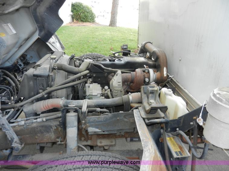 image for item A5005 1994 Isuzu box truck