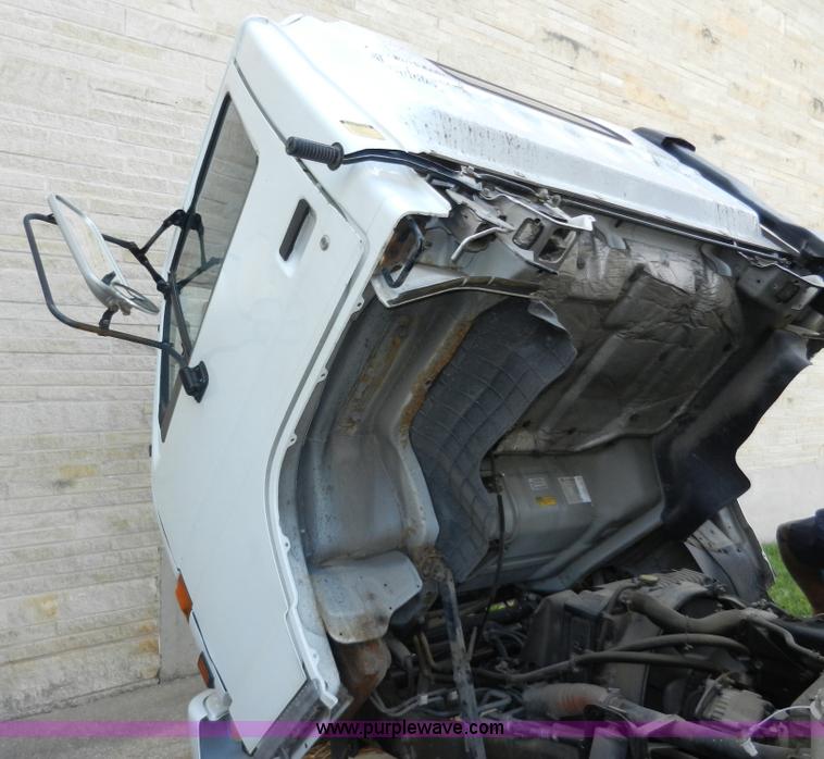 image for item A5005 1994 Isuzu box truck