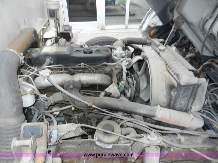 image for item A5005 1994 Isuzu box truck