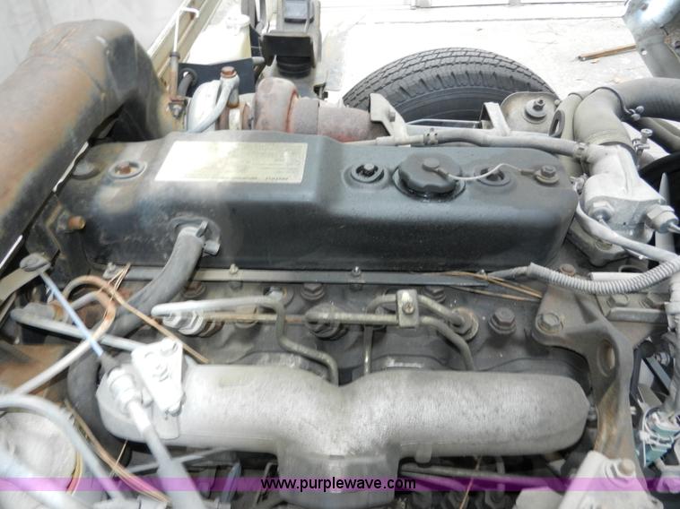 image for item A5005 1994 Isuzu box truck