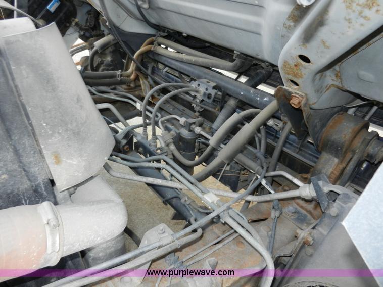 image for item A5005 1994 Isuzu box truck