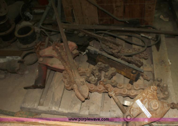 image for item AA9069 (3) sets of cast iron pipe snapping tools