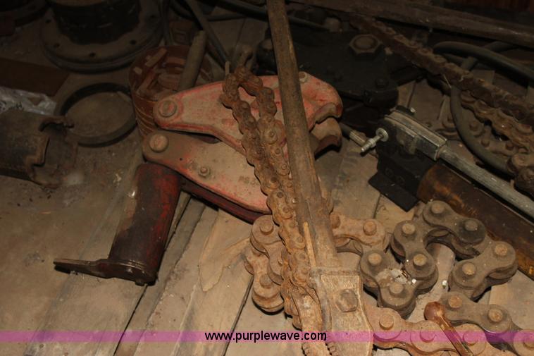 image for item AA9069 (3) sets of cast iron pipe snapping tools