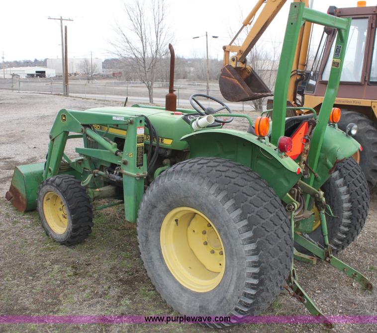 image for item AA9074 John Deere 950 MFWD tractor