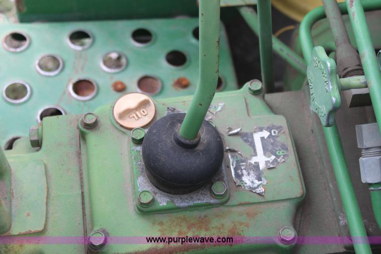 image for item AA9074 John Deere 950 MFWD tractor