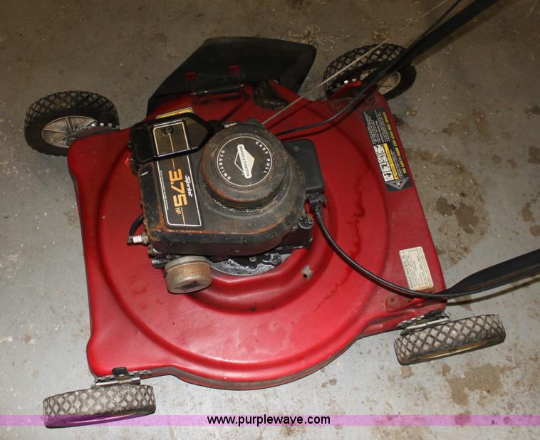 image for item AA9078 Assorted lawn equipment