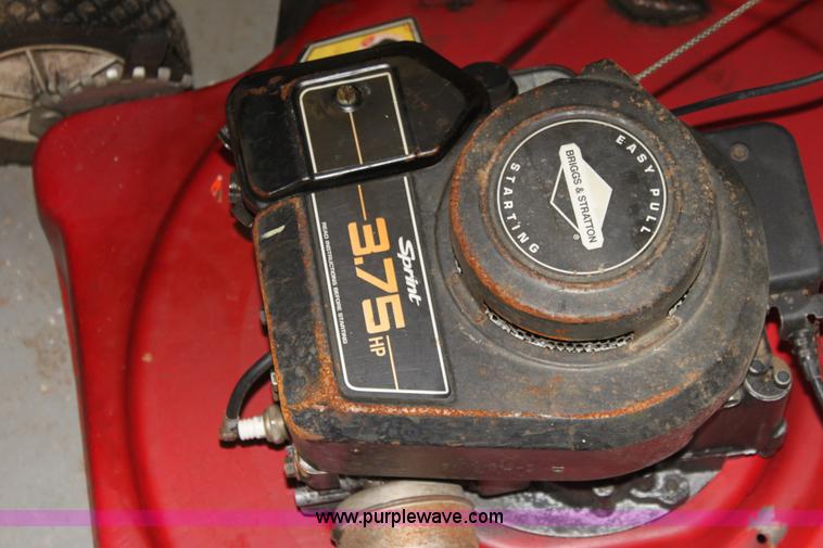 image for item AA9078 Assorted lawn equipment