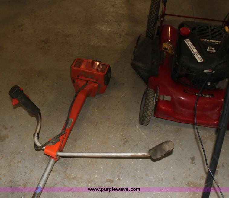 image for item AA9078 Assorted lawn equipment