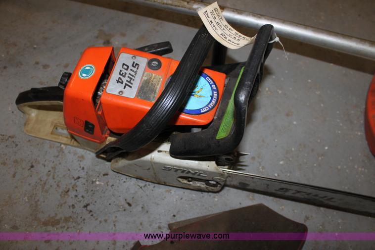 image for item AA9078 Assorted lawn equipment