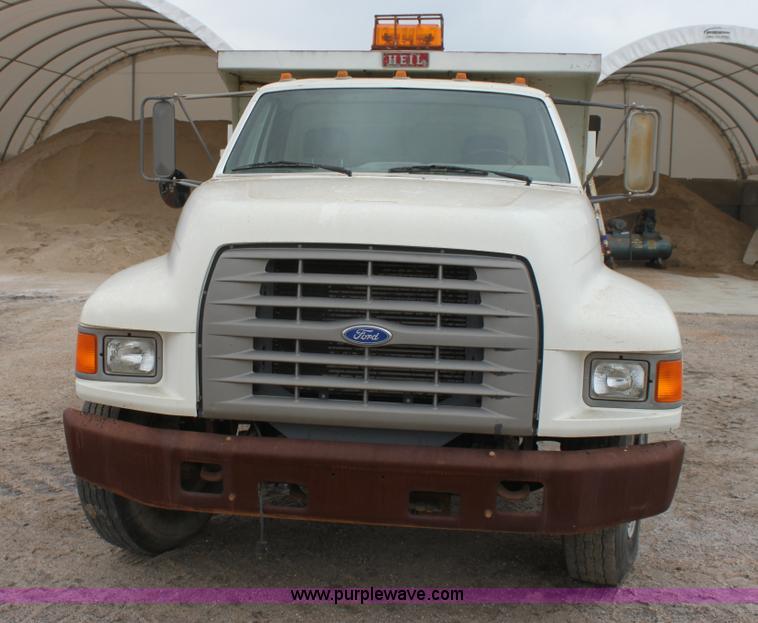 image for item AA9080 1996 Ford F800 dump truck