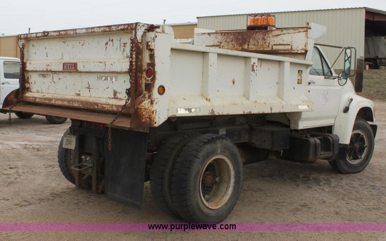 image for item AA9080 1996 Ford F800 dump truck