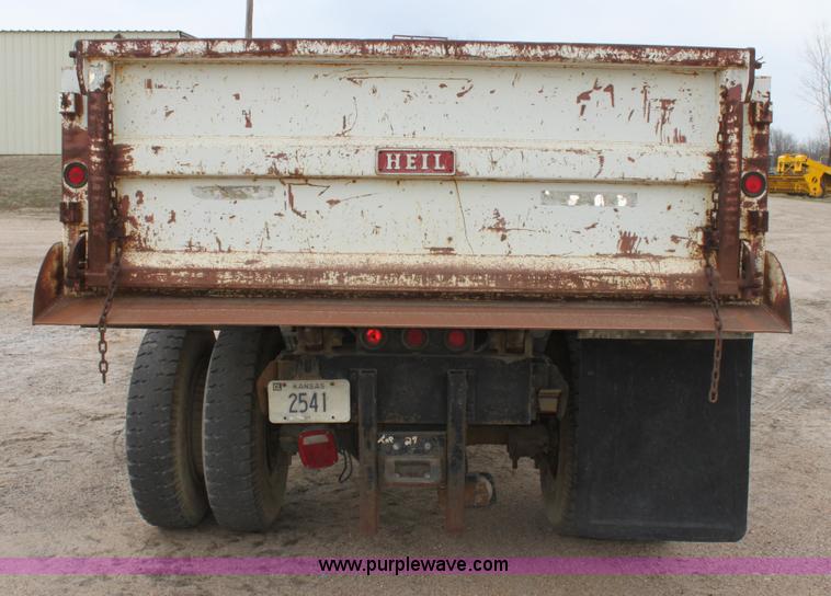 image for item AA9080 1996 Ford F800 dump truck