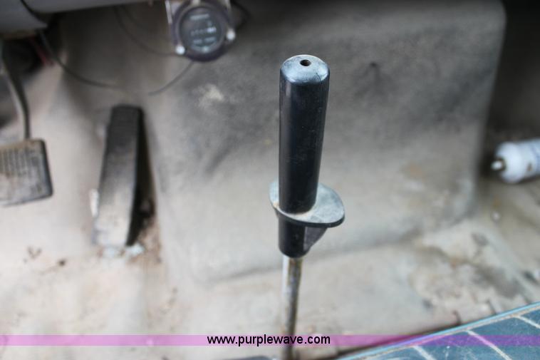 image for item AA9080 1996 Ford F800 dump truck