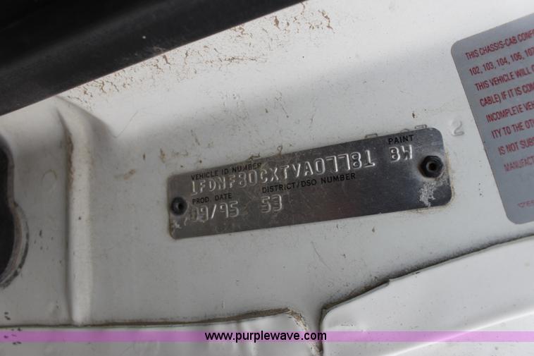 image for item AA9080 1996 Ford F800 dump truck