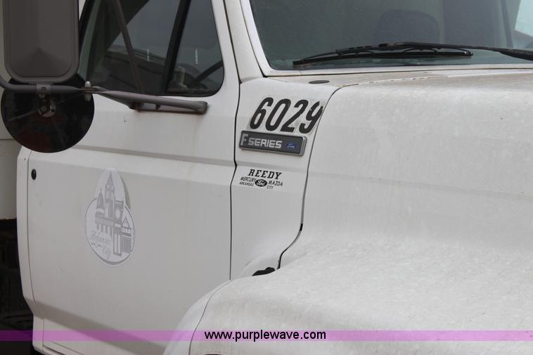 image for item AA9080 1996 Ford F800 dump truck