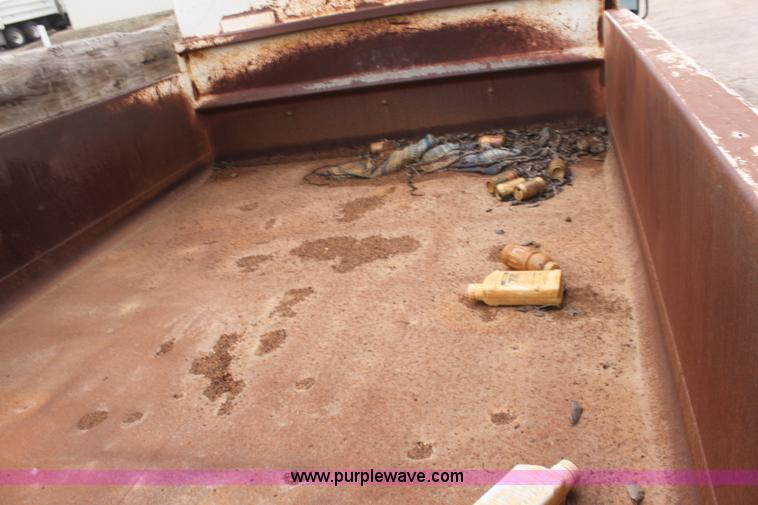 image for item AA9080 1996 Ford F800 dump truck