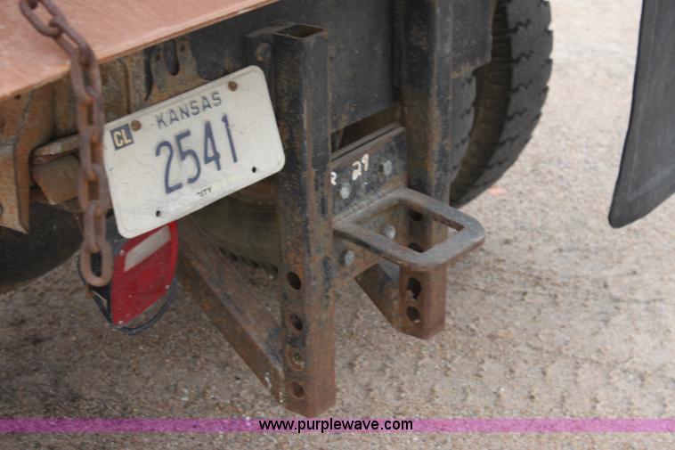 image for item AA9080 1996 Ford F800 dump truck