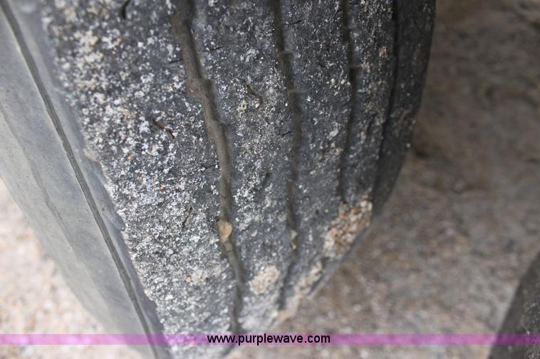 image for item AA9080 1996 Ford F800 dump truck