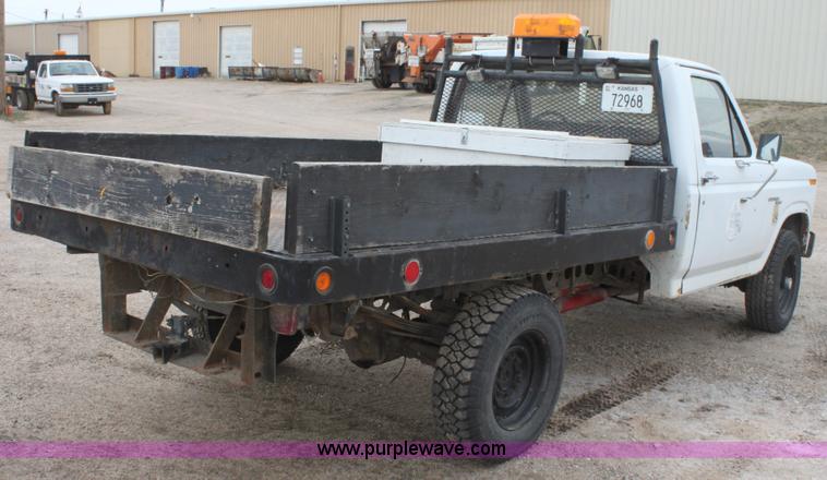 image for item AA9082 1980 Ford F250 Custom pickup truck