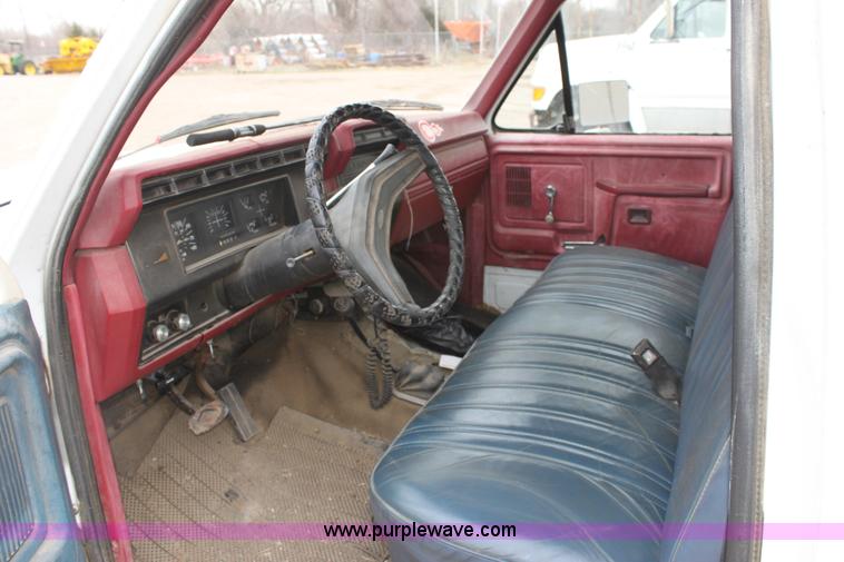 image for item AA9082 1980 Ford F250 Custom pickup truck