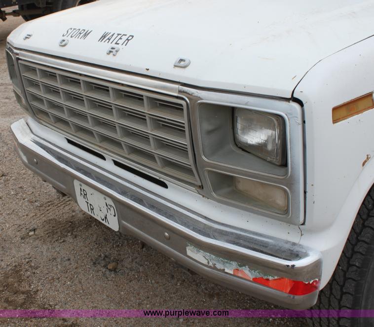 image for item AA9082 1980 Ford F250 Custom pickup truck