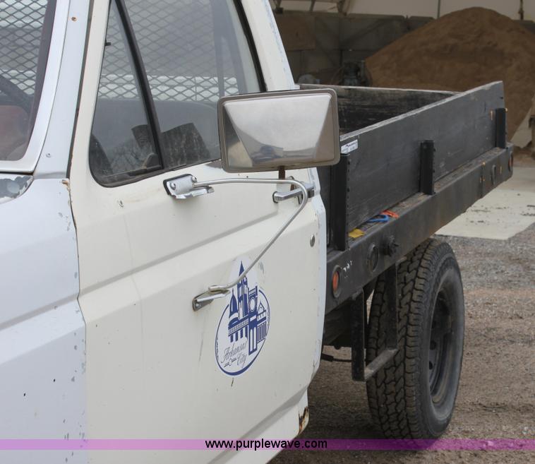 image for item AA9082 1980 Ford F250 Custom pickup truck