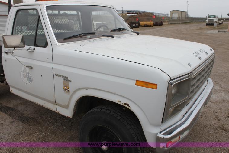 image for item AA9082 1980 Ford F250 Custom pickup truck