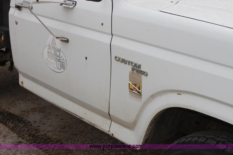 image for item AA9082 1980 Ford F250 Custom pickup truck
