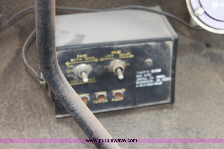 image for item AA9083 1982 Ford F600 pot hole patching truck