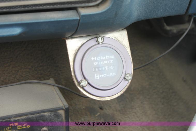 image for item AA9083 1982 Ford F600 pot hole patching truck