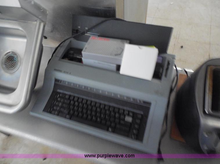 image for item AD9450 Swinter 8014S typewriter