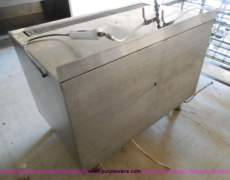 image for item AD9465 Metal kitchen counter