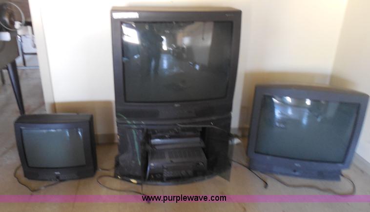 image for item AD9475 (3) televisions