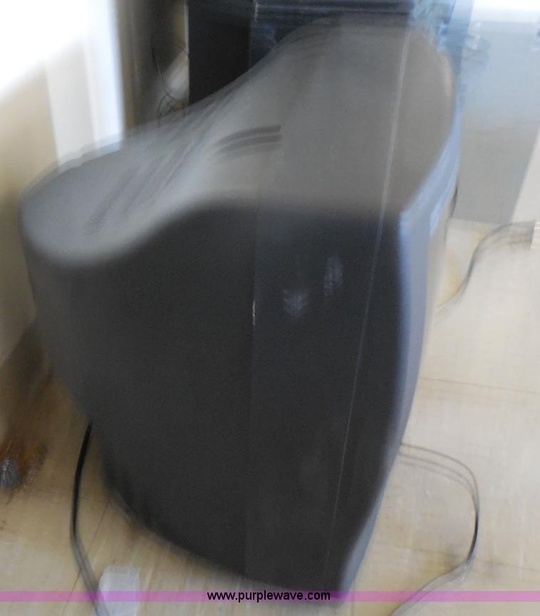 image for item AD9475 (3) televisions