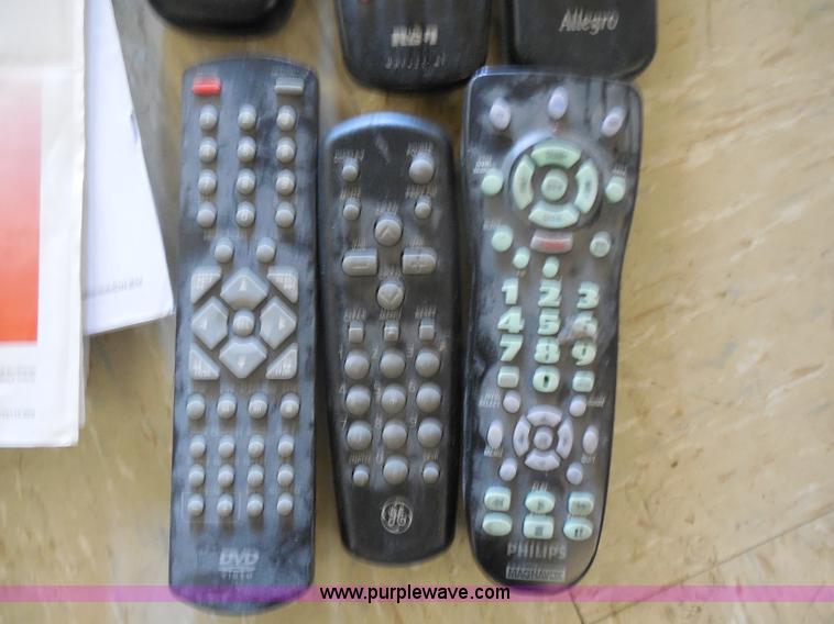 image for item AD9475 (3) televisions