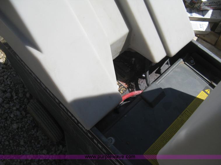 image for item AG9828 (2) Advance Convertamatic 200LX floor scrubbers