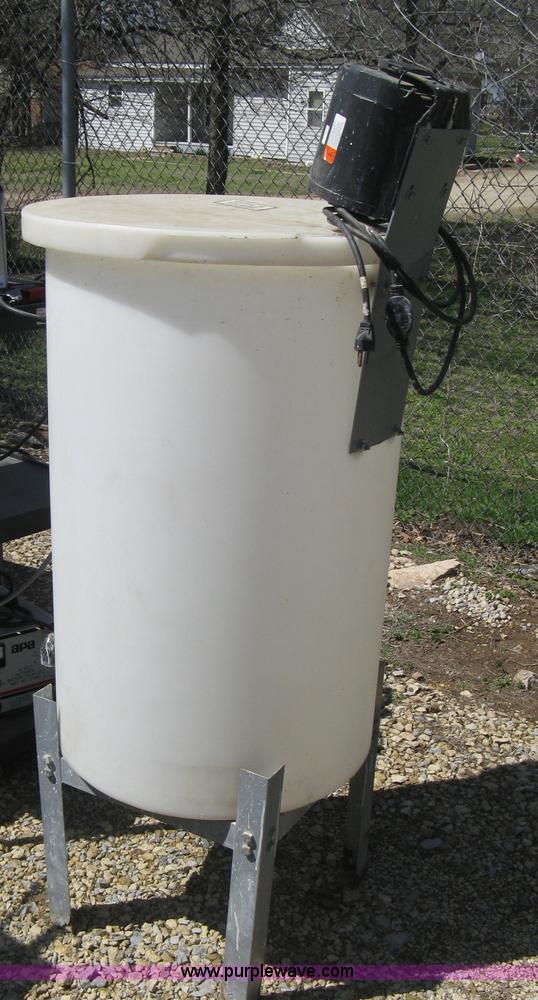 image for item AG9830 Pioneer poly tank paint mixer