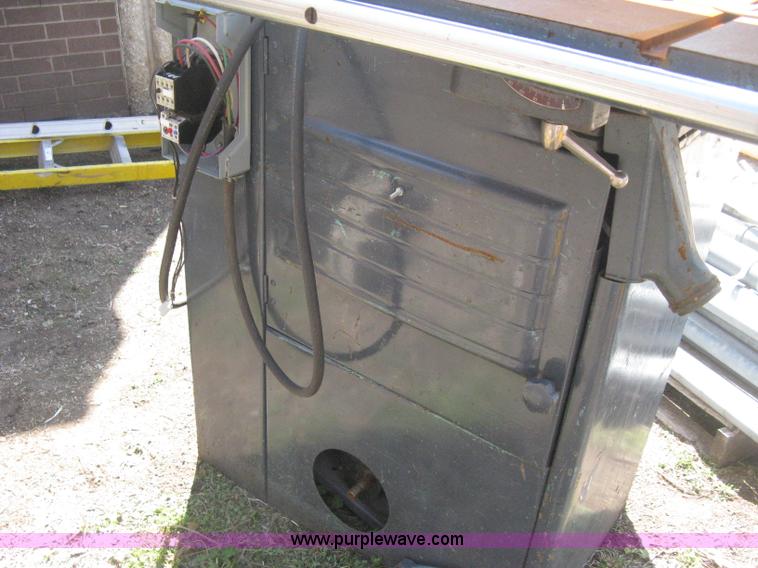 image for item AG9833 Delta upright band saw