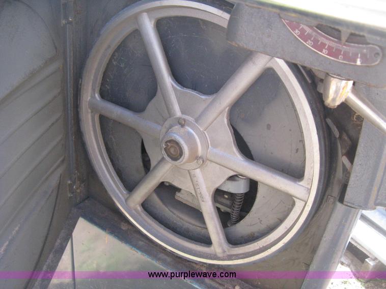 image for item AG9833 Delta upright band saw