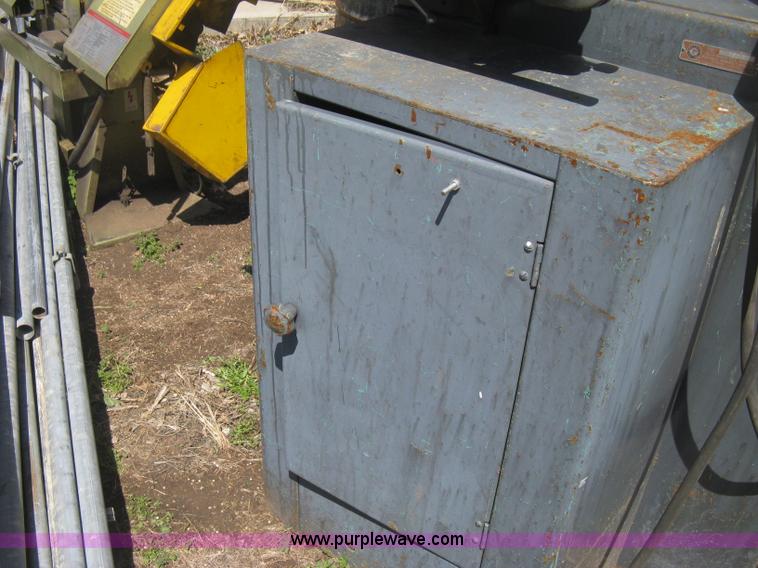 image for item AG9833 Delta upright band saw