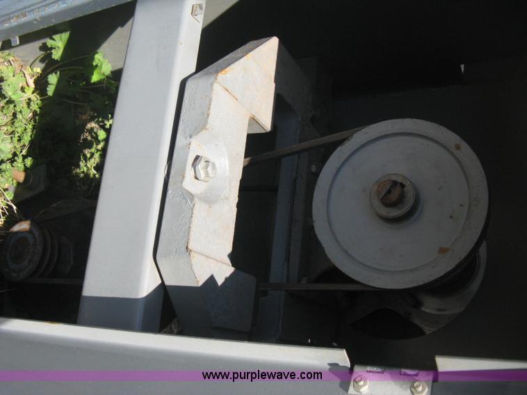 image for item AG9833 Delta upright band saw