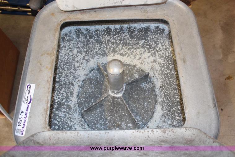 image for item AJ9524 Maytag Gyrator washer