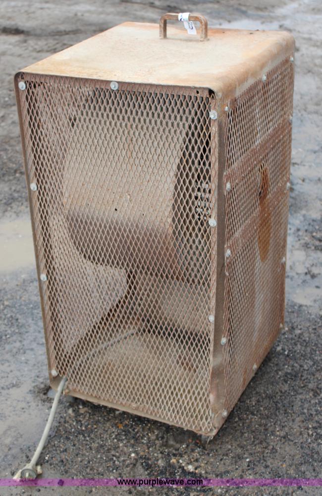 image for item AJ9530 Cage fan