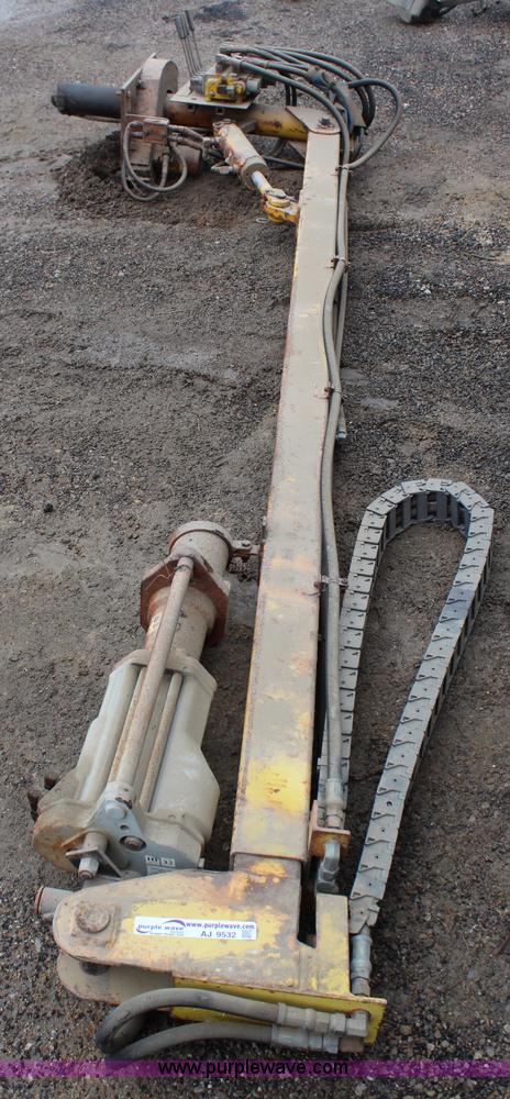 image for item AJ9532 Hydraulic post driver