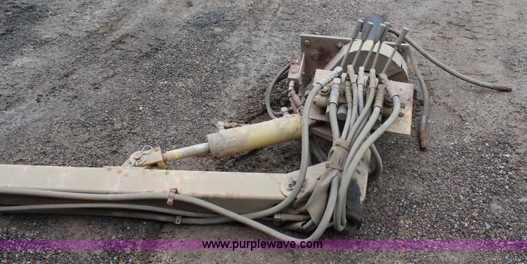 image for item AJ9532 Hydraulic post driver