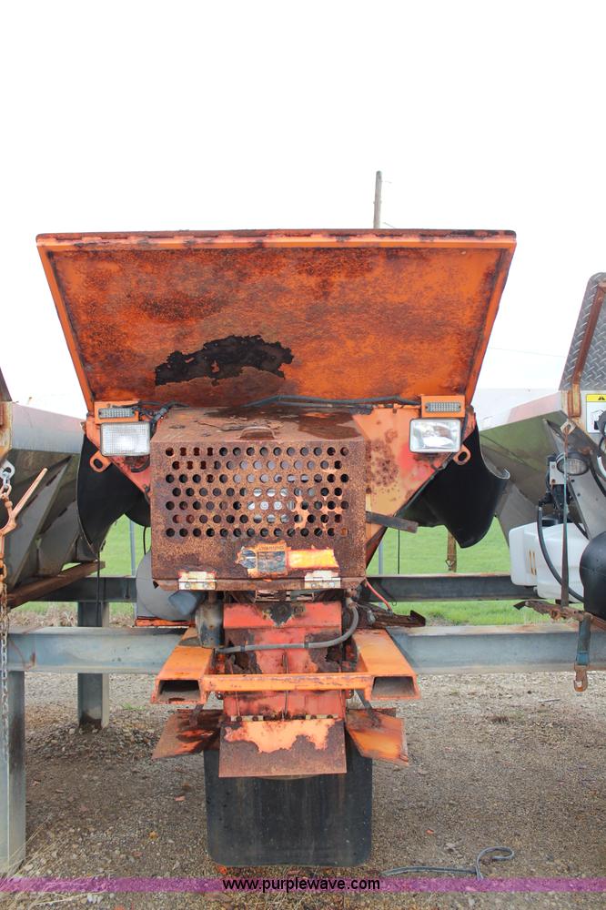 image for item AJ9537 Henderson salt spreader