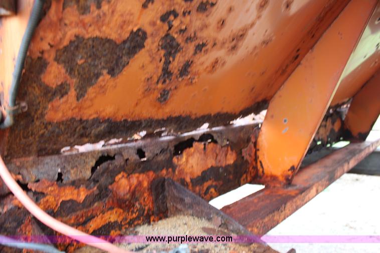 image for item AJ9537 Henderson salt spreader