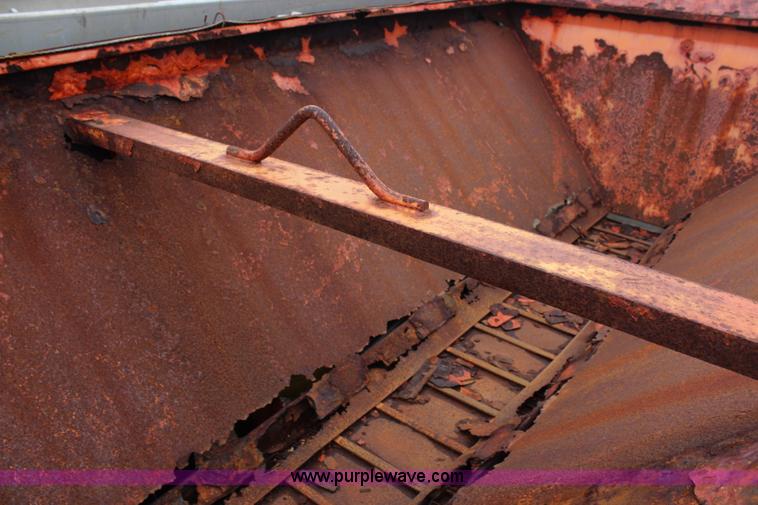 image for item AJ9537 Henderson salt spreader